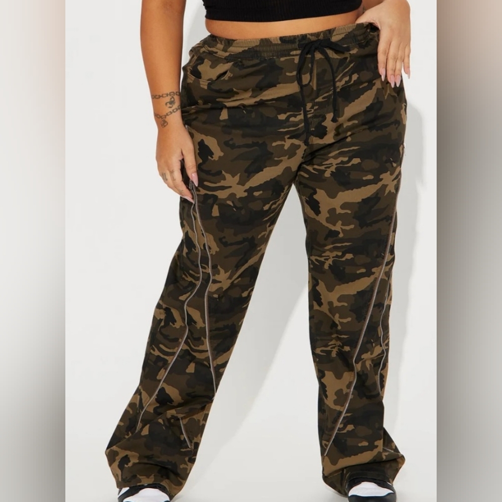 Loose Fit Camo Pants